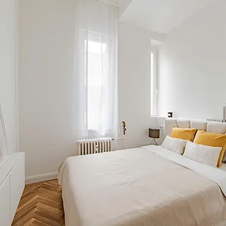 Apartment Luxe 2br By Dohany Synagogue-lovely View