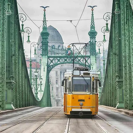 Apartment Luxe 2br By Dohany Synagogue-lovely View Budapest