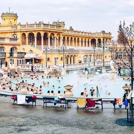 Luxe 2br By Dohany Synagogue-lovely View * Budapest