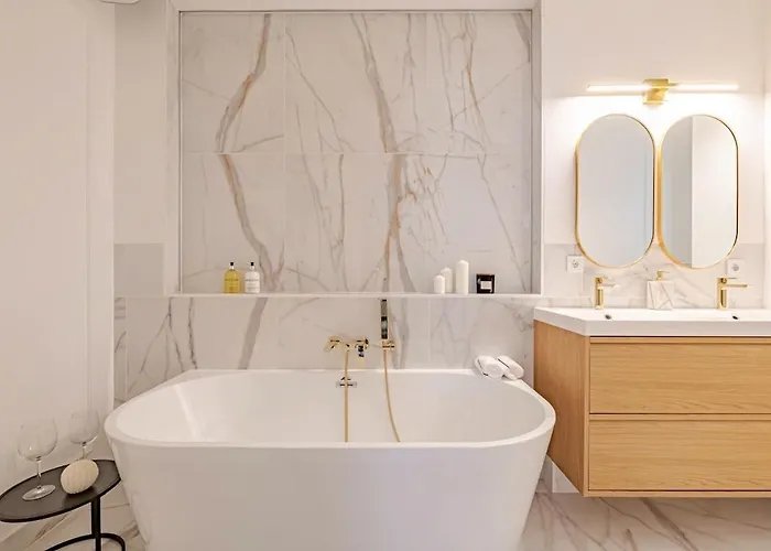 Luxe 2br By Dohany Synagogue-lovely View Budapest